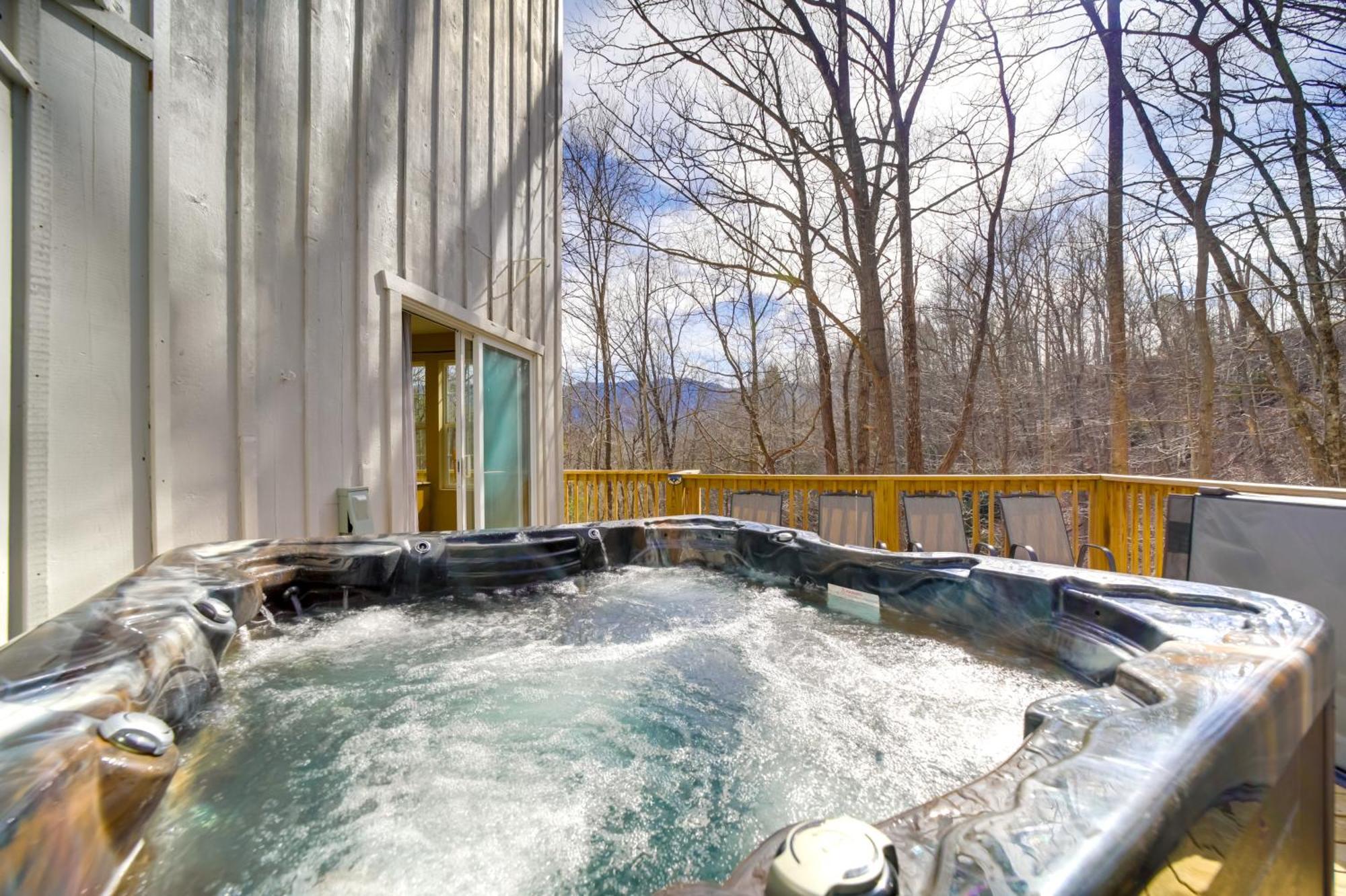 Updated Cobbly Nob Resort Home With Hot Tub! Gatlinburg Exterior foto